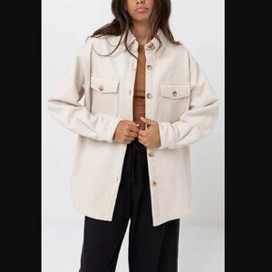 Rhythm. Classic Minimal Shacket in Oat Sz M